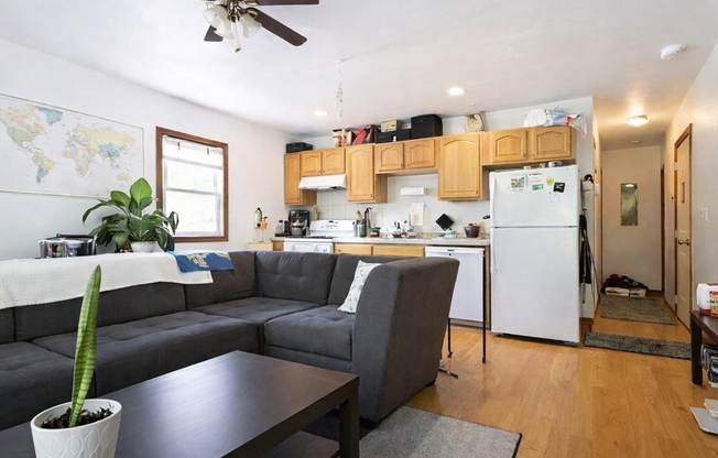 121 CTR ST
