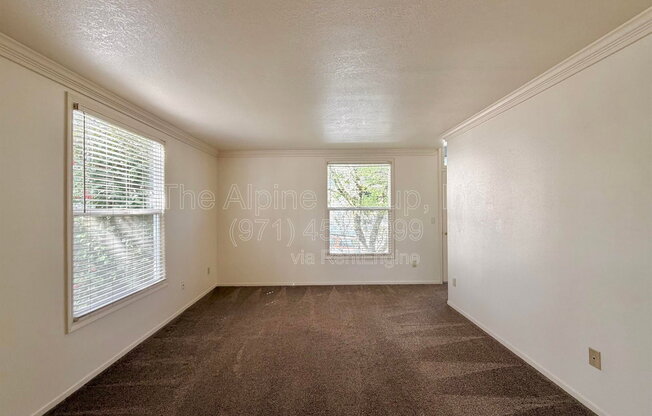 4318 SE MILWAUKIE AVE