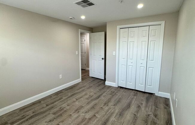 2 beds, 1 bath, 680 sqft, $2,500, Unit 21-33