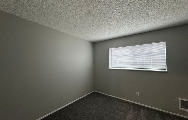 2 beds, 1 bath, 840 sqft, $1,350, Unit 717