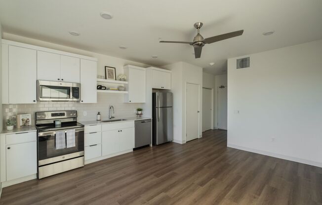 Studio, 1 bath, 553 sqft, $1,000, Unit 6375-106