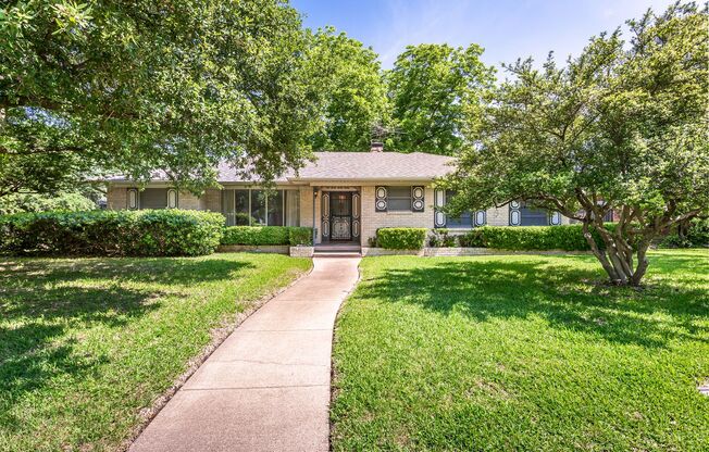 Charming 4-Bed, 2.5-Bath home in University Terrace!