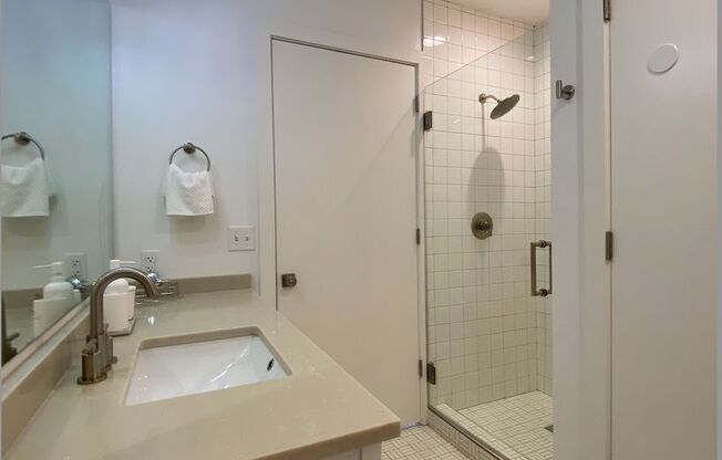 Studio, 1 bath, 360 sqft, $1,092, Unit 159-302