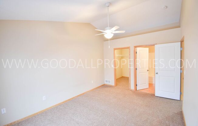 2 beds, 2.5 baths, $1,595