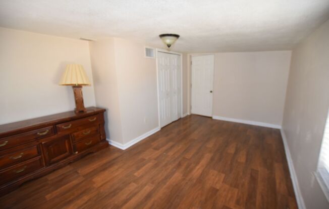 3 beds, 1 bath, $1,500