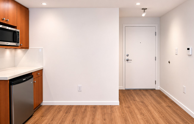 Studio, 1 bath, 175 sqft, $999, Unit 5304