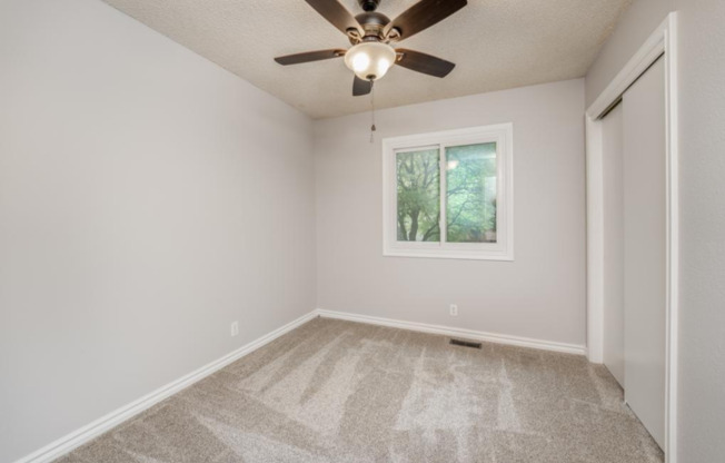 Cute 3 bedroom house near shopping, restaurants, and easy highway access!