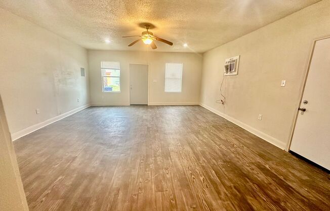 Studio in Highland Park Area