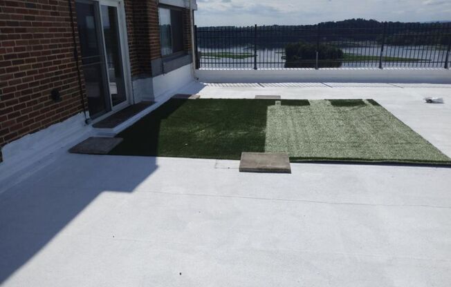 1 bed, 1 bath, 941 sqft, $1,450, Unit PH08