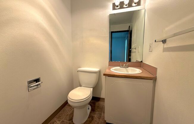 3 beds, 1.5 baths, 1,022 sqft, $1,499, Unit E36