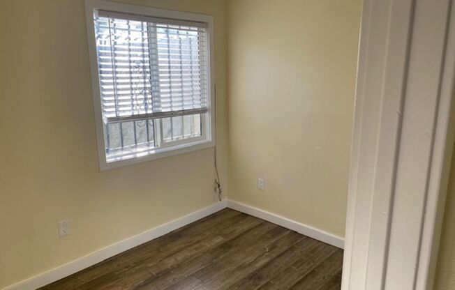 2 beds, 1 bath, 800 sqft, $2,050, Unit C1