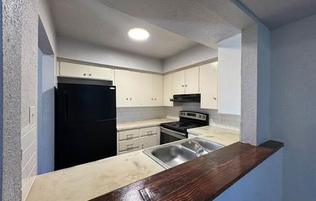 2 beds, 1 bath, 875 sqft, $1,025, Unit 4