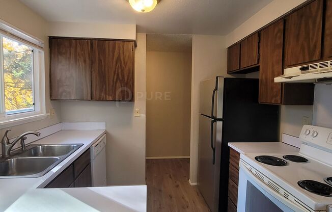 2 beds, 1 bath, 895 sqft, $1,675, Unit Unit D