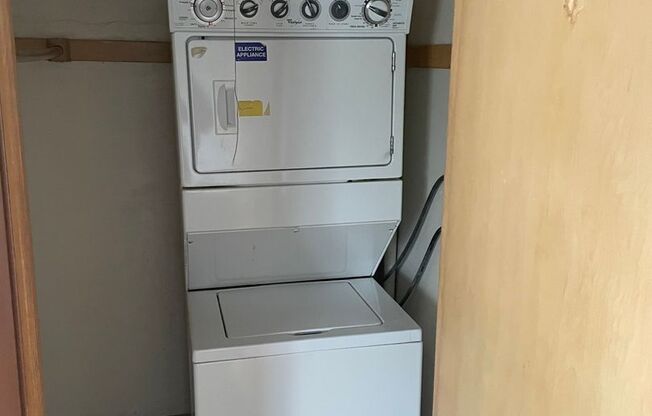 Newly Renovated 3-Bedroom Upper Flat Near Washington Park, Available NOW!