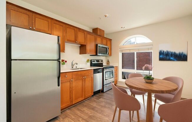 1 bed, 1 bath, 658 sqft, $1,995, Unit 5-A