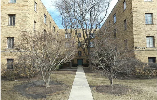 1541 MONROE AVE