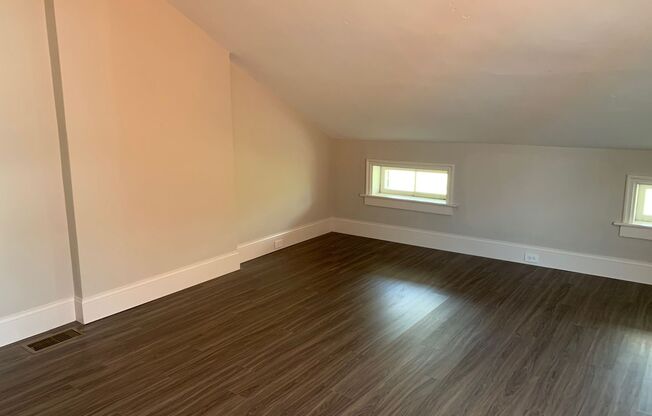 2 beds, 1 bath, 1,300 sqft, $1,175, Unit Unit 2