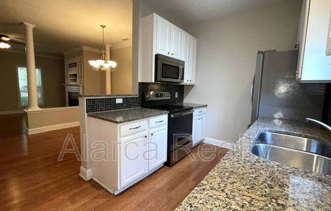 1120 W 1 ST