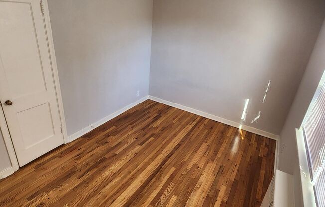 2 beds, 1 bath, 897 sqft, $2,275, Unit F-05