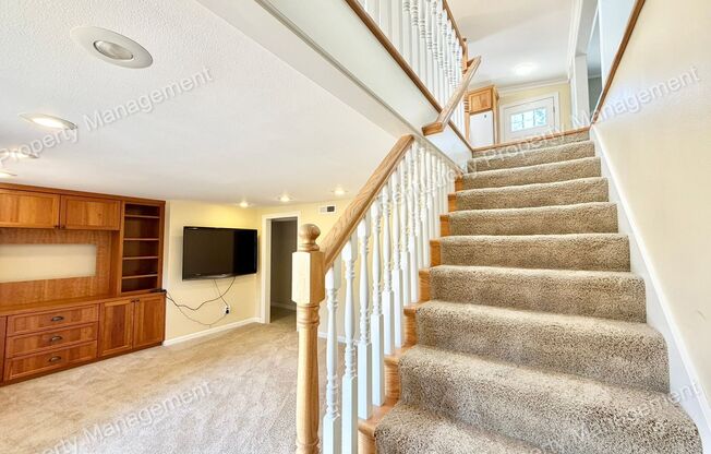 4 beds, 2 baths, $3,850