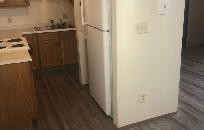 2 beds, 1 bath, $895