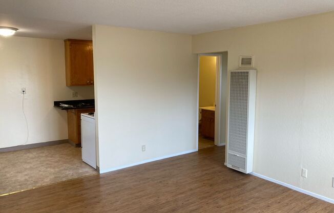 2 beds, 1 bath, $2,195