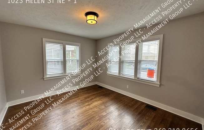1023 HELEN ST NE