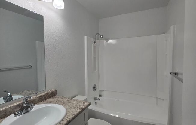 1 bed, 1 bath, 640 sqft, $1,995, Unit 648 - 71