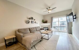 3 beds, 2.5 baths, $2,100, Unit # 4