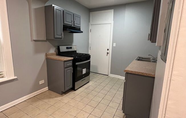 1 bed, 1 bath, 750 sqft, $1,325, Unit 1650-3