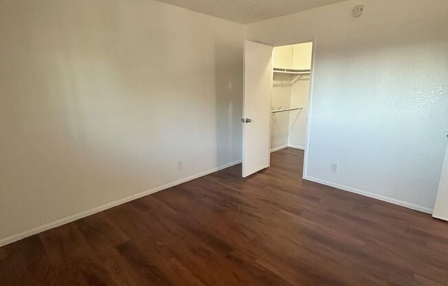 1 bed, 1 bath, 570 sqft, $1,325, Unit 26