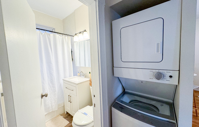 2 beds, 1 bath, 800 sqft, $5,000, Unit 12