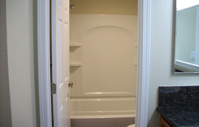 2 beds, 2 baths, 900 sqft, $2,025, Unit 136