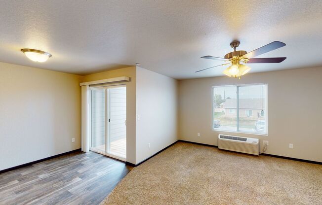 3 beds, 2 baths, 1,140 sqft, $1,515, Unit 3240-103