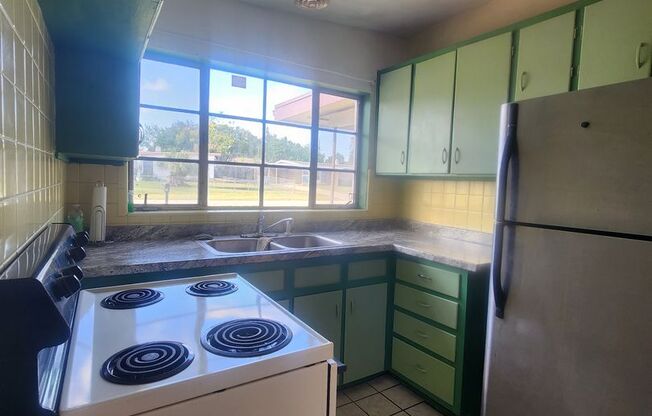 2 Bedroom 1 Bath Single Family Home, Fenced in Yard