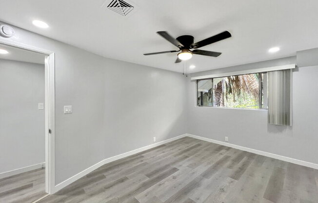 8039 LEMON AVE