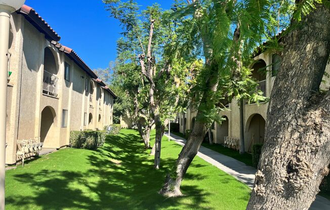 Royal Oaks Apartments in Bermuda Dunes