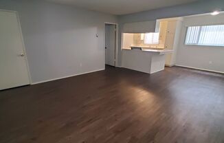 2 beds, 2 baths, $2,575, Unit B