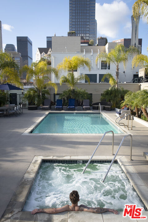 Studio, 1 bath, 691 sqft, $1,875, Unit 606