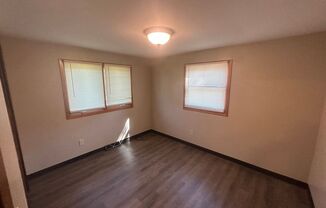 2 beds, 1 bath, 745 sqft, $995