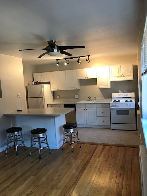 1 bed, 1 bath, $1,350, Unit APARTMENT 305