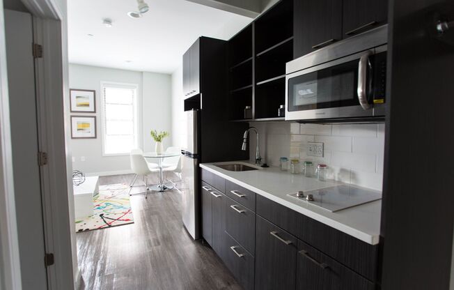 2 beds, 1.5 baths, 985 sqft, $2,350, Unit 0201