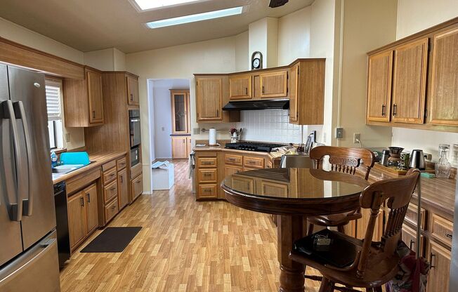 3 beds, 2 baths, $3,500