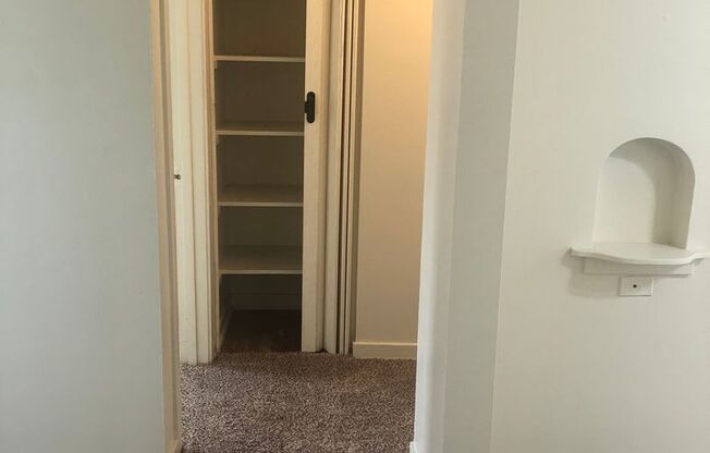 2 beds, 1 bath, 740 sqft, $735, Unit 1500-802