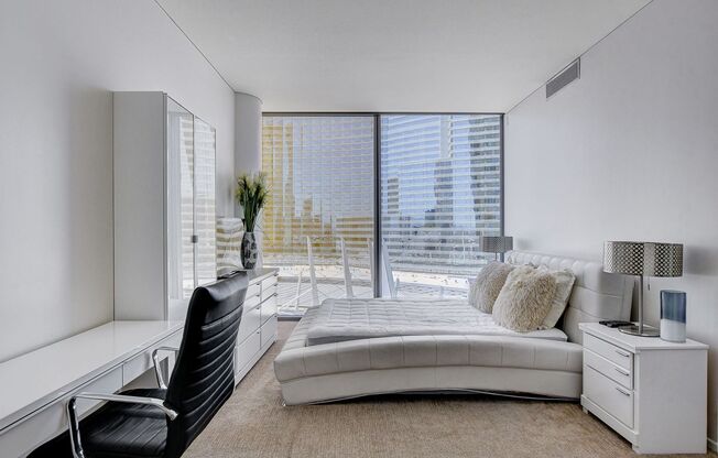 2 beds, 2 baths, $4,400, Unit # 802