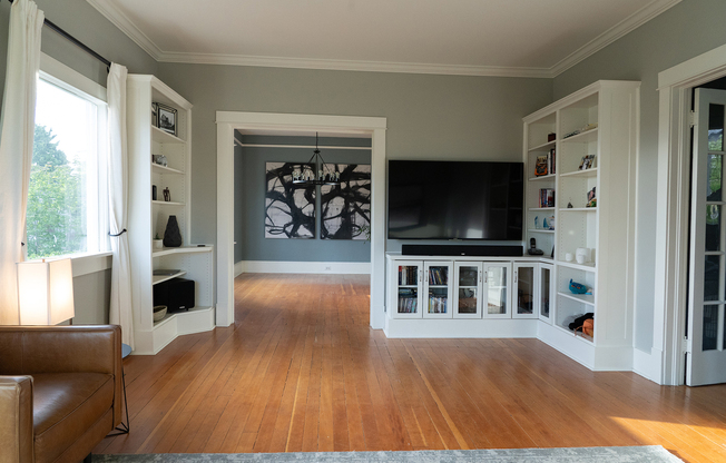 Gorgeous Colonial 3 bedroom home with views waiting for you!