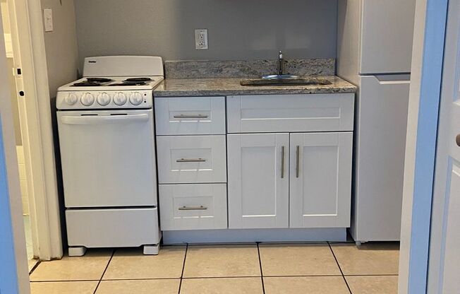 Studio, 1 bath, 500 sqft, $895, Unit 262