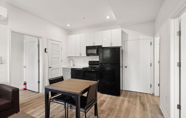 2 beds, 1 bath, 571 sqft, $1,250, Unit Unit 207