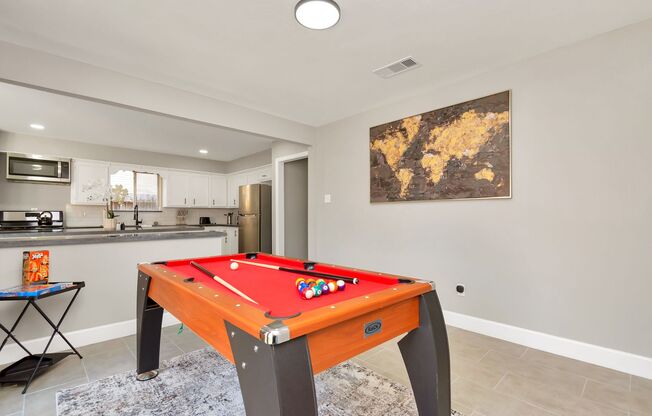 Fully furnished 4BD/3BA single-family house!