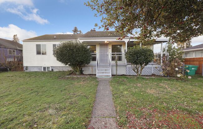 Charming Olympia home offers 3 bedroom plus den - Olympia School District